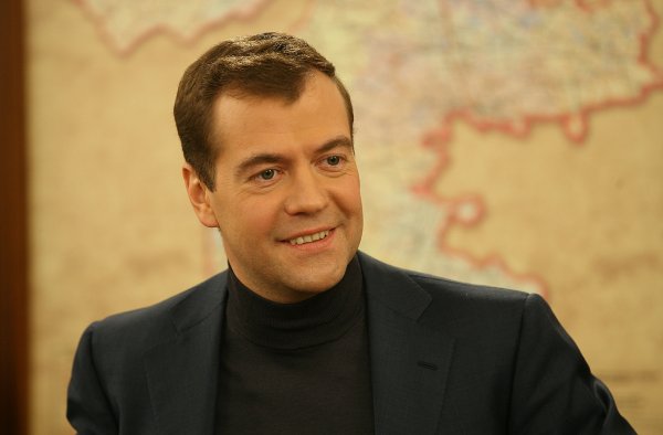 Эксперт рассказал, как Telegram помог Медведеву сохранить свой пост